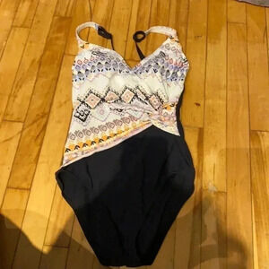 Christina  one pièce Swimsuit with knot